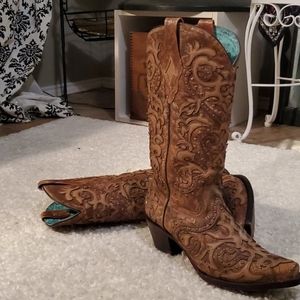 Corral boots